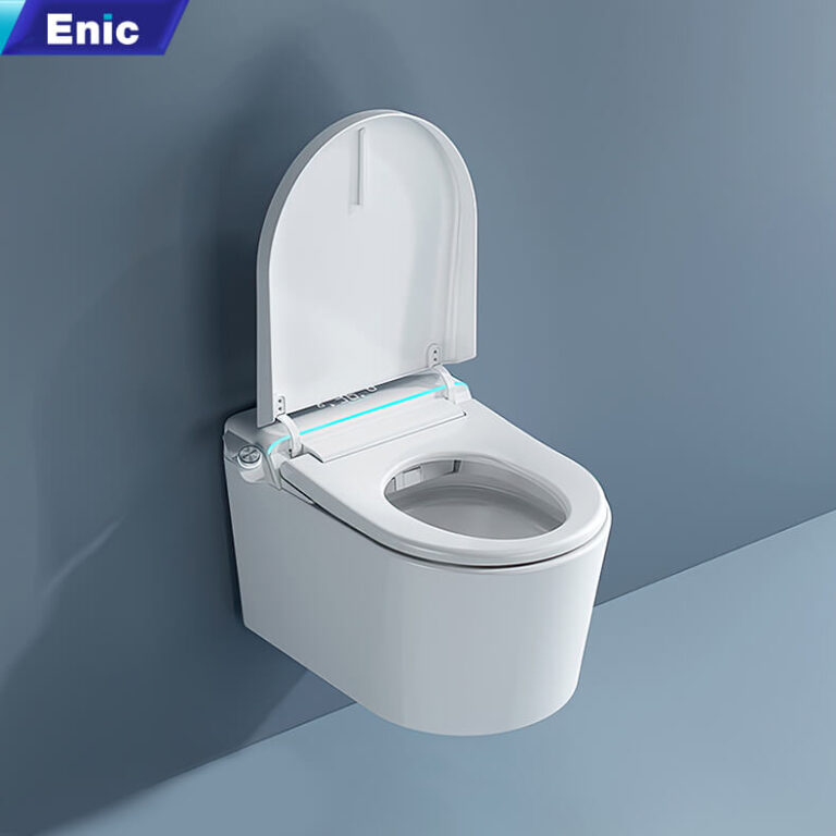 Bảng điều khiển từ xa đi kèm giúp người dùng dễ dàng tùy chỉnh mọi tính năng của bàn cầu thông minh một cách tiện lợi, nhanh chóng và vệ sinh.