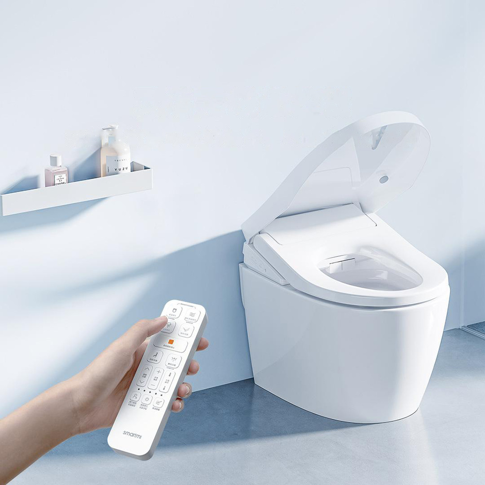 Công nghệ khử mùi tự động với màng lọc than hoạt tính giúp thanh lọc không khí tức thì, mang lại không gian nhà vệ sinh luôn thoáng sạch và dễ chịu.