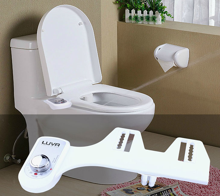Bồn cầu có chức năng xả rửa nữ mang đến trải nghiệm vệ sinh khép kín tự động hiện đại, kết hợp sấy khô và sưởi ấm bệ ngồi vô cùng tiện nghi.