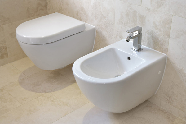 Bồn tiểu nữ đặt sàn Viglacera VB5 giải pháp tối ưu không gian phục vụ lưu lượng người dùng lớn