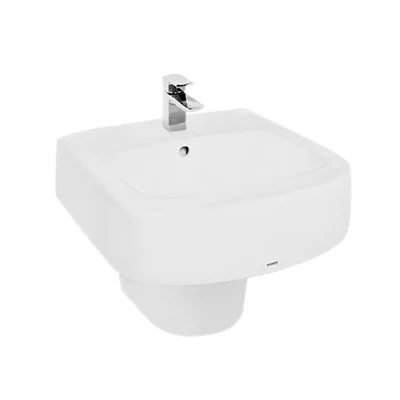 Chọn vòi nước có chiều cao và chiều dài đầu vòi phù hợp với lòng chậu treo tường giúp dòng nước xả chính xác, tránh hiện tượng bị bắn nước ra ngoài.