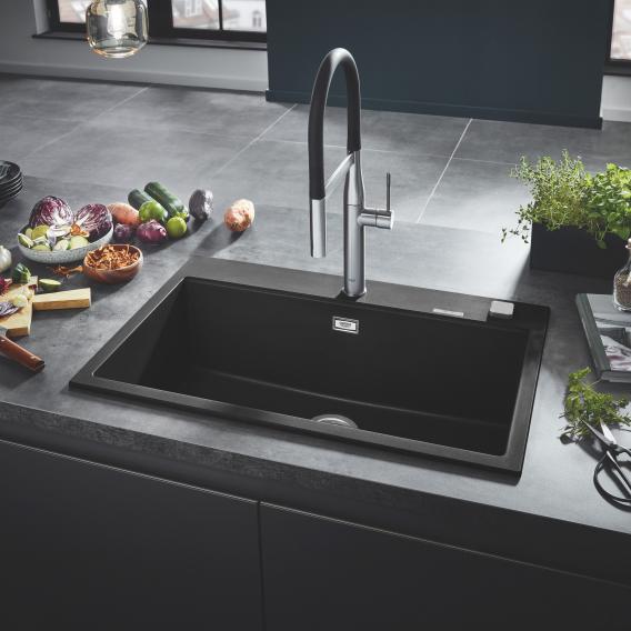 Chân chậu composite sở hữu độ bền bỉ vượt trội trước độ ẩm cao, không lo cong vênh, móp méo và dễ dàng tạo hình theo nhiều phong cách hiện đại.