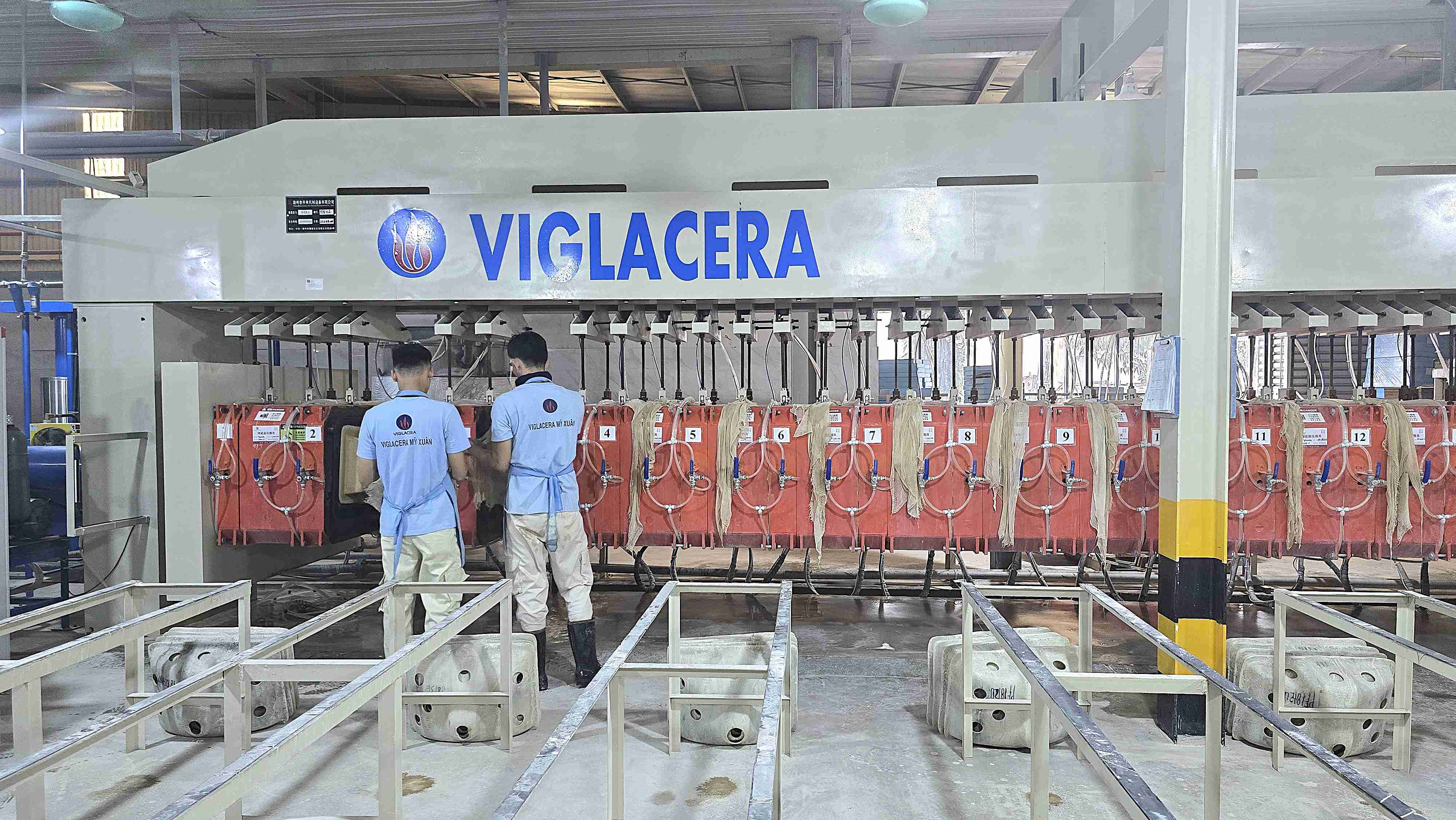 Chậu âm bàn Viglacera US2 sản xuất trên dây chuyền đạt tiêu chuẩn quốc tế