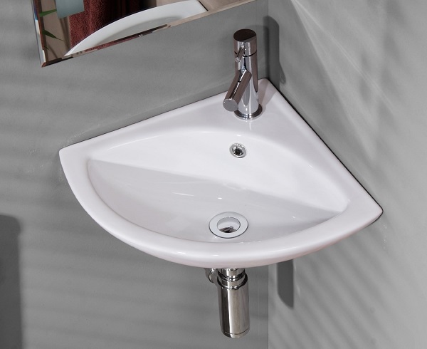 Chậu rửa góc sở hữu thiết kế hình tam giác đặc thù, giúp tận dụng triệt để các "góc chết" tường để tối ưu hóa không gian, mang lại sự thông thoáng và tiện nghi