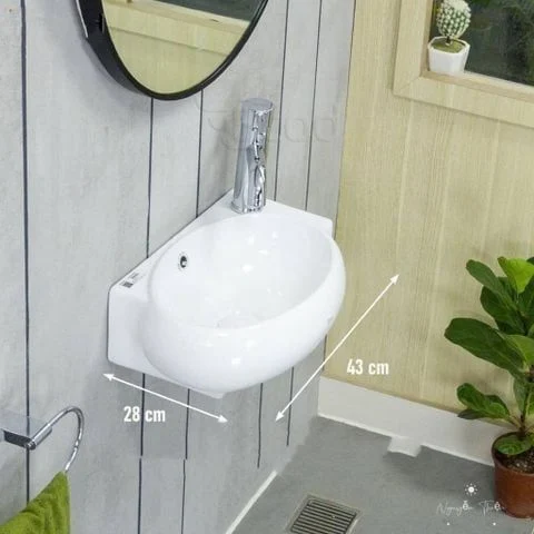 Chậu rửa treo tường giúp tối ưu không gian cho phòng tắm nhỏ, tạo cảm giác thông thoáng, rộng rãi và dễ dàng quét dọn sàn nhà.