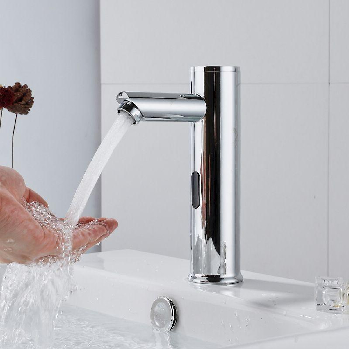 Quy trình lắp đặt vòi chậu cảm ứng đòi hỏi sự chuẩn xác khi kết nối nguồn cấp nước, hộp điều khiển cảm biến để đảm bảo thiết bị vận hành trơn tru.