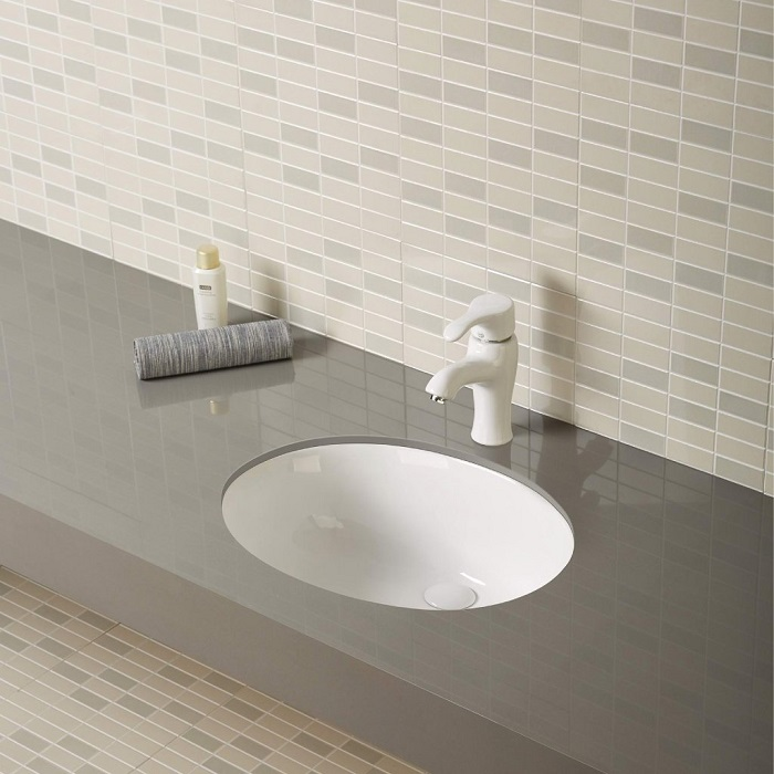Chọn sai kích thước hoặc lơ là việc gia cố keo chống thấm là những lỗi phổ biến khiến chậu âm bàn nhanh xuống cấp và gây hư hại tủ lavabo.