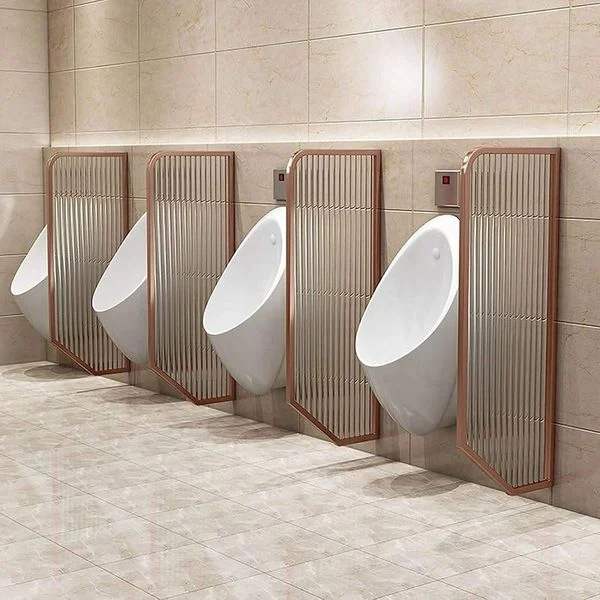 Bồn tiểu đáp ứng tối đa nhu cầu vệ sinh nhanh gọn, riêng tư của nam giới; sản phẩm là giải pháp thiết yếu giúp giảm thời gian chờ đợi và tối ưu công suất phục vụ tại các gia đình đông người lẫn các khu vực công cộng.