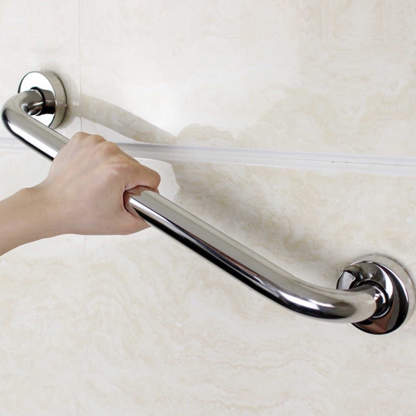 Nhóm phụ kiện hỗ trợ an toàn và tiện lợi như thanh vịn, thảm chống trượt hay ghế tắm là những giải pháp nhân văn, giúp giảm thiểu tối đa rủi ro té ngã và mang lại sự an tâm, độc lập cho người cao tuổi, trẻ nhỏ trong môi trường ẩm ướt.