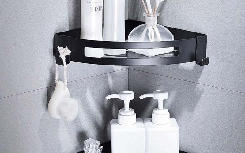 Lắp đặt phụ kiện phòng vệ sinh thông minh là giải pháp hoàn hảo để tối ưu hóa không gian lưu trữ, giúp mọi vật dụng được sắp xếp khoa học, ngăn nắp và luôn trong tầm tay khi cần.