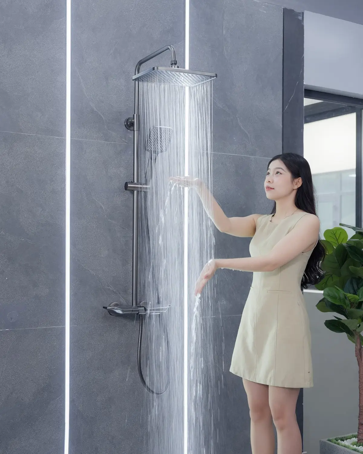 Hệ thống sen ghép tối ưu hóa trải nghiệm tắm nhờ sự kết hợp linh hoạt giữa các chế độ phun nước, giúp massage cơ thể và giải tỏa căng thẳng toàn diện.