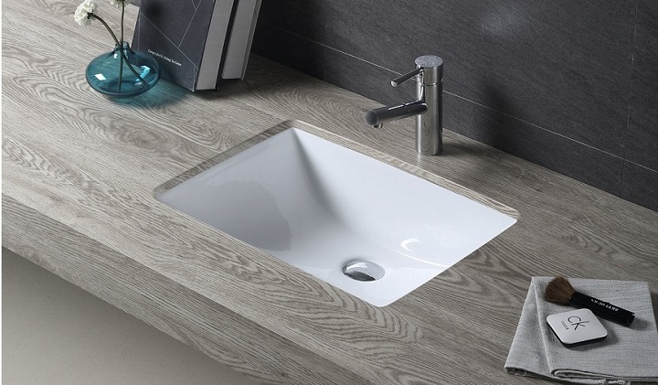 Tự lắp đặt chậu âm bàn khi chưa có kinh nghiệm dễ dẫn đến sai sót khi đo đạc, gây nứt vỡ mặt đá hoặc rò rỉ nước nghiêm trọng.