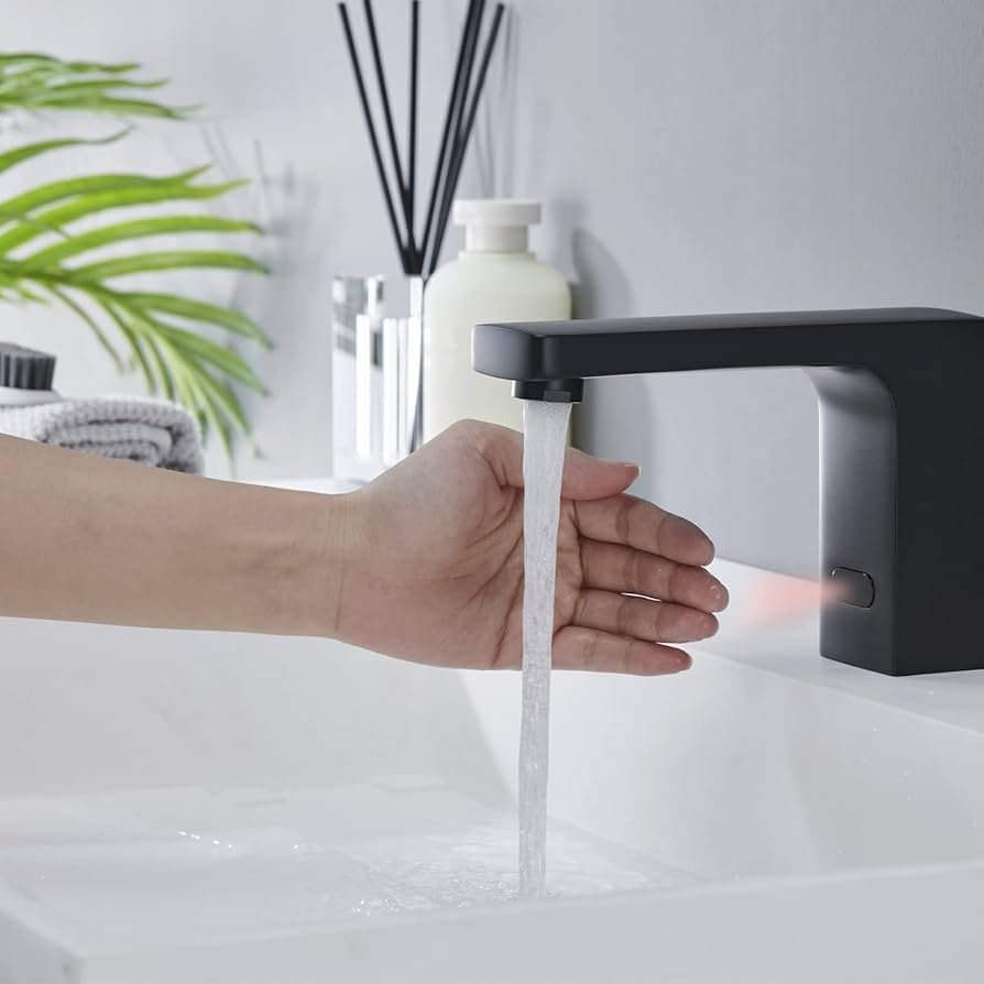 Vòi chậu cảm ứng giúp tăng cường sự tiện nghi và nâng tầm trải nghiệm sử dụng nhờ tốc độ phản hồi nhanh chóng, phù hợp với mọi thành viên trong gia đình.