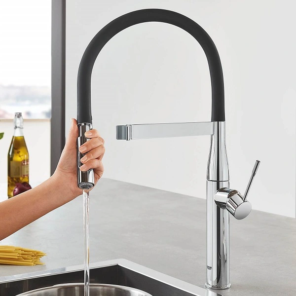 Vòi chậu rửa bát Grohe khẳng định đẳng cấp châu Âu với công nghệ điều khiển mượt mà, độ bền vượt thời gian và khả năng tiết kiệm nước thông minh.